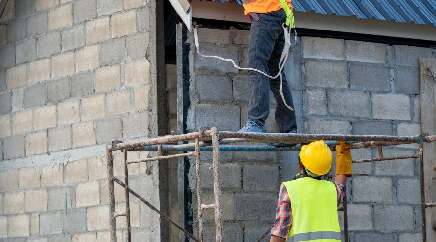 Expert Emergency Roof Repairs services in Evansport, OH